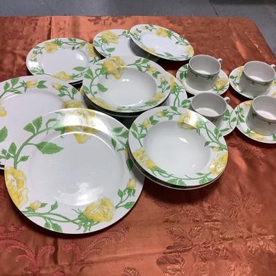 Fitz & Floyd 1975 "Yellow Rose" bright happy colors of yellow, green, white-20 pieces