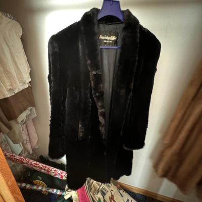 Ladies Fur Coats & More (UB-RG)
