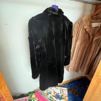 Ladies Fur Coats & More (UB-RG)