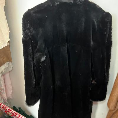 Ladies Fur Coats & More (UB-RG)
