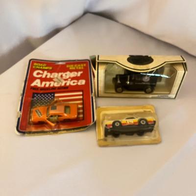 Small Die Cast Car Collection (UO-MG)