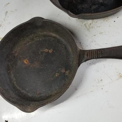 Cast Iron Pans with Lid