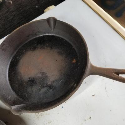 Cast Iron Pans with Lid