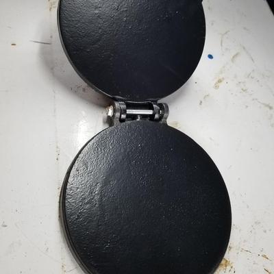 Cornbread Skillet & Tortilla Press