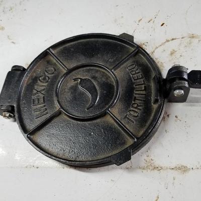 Cornbread Skillet & Tortilla Press