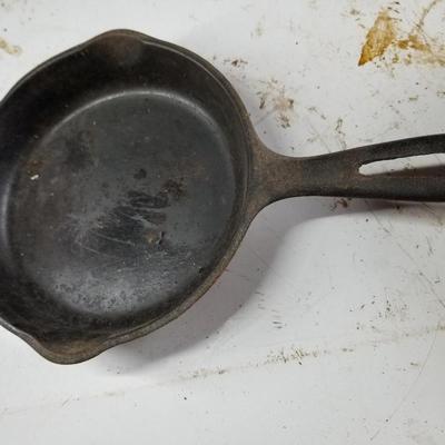 3 Skillets 