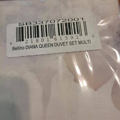 Bellino Queen Duvet Set and Ikea Sheet Set, New in Package (PB-CE)