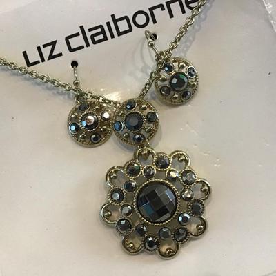 New Liz Claiborne set. Necklace with Earrings