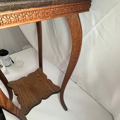 Tall Parlor Table & Lamp (UB-RG)