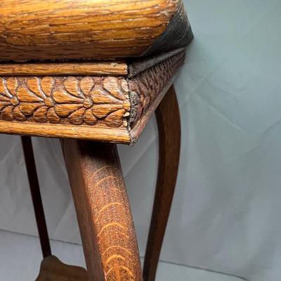 Tall Parlor Table & Lamp (UB-RG)