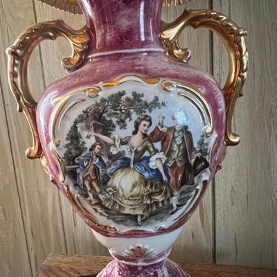 Tall Parlor Table & Lamp (UB-RG)