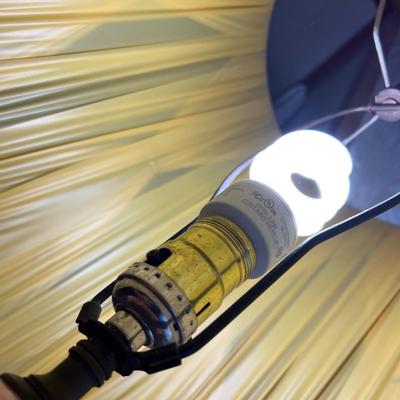 Tall Parlor Table & Lamp (UB-RG)