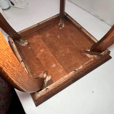 Tall Parlor Table & Lamp (UB-RG)