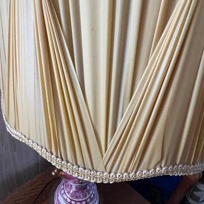 Tall Parlor Table & Lamp (UB-RG)