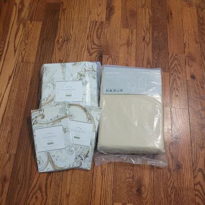 Pottery Barn Queen Duvet Set and More (PB-CE)