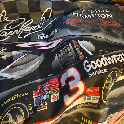 Earnhardt Flags & Memorabilia (UO-MG)