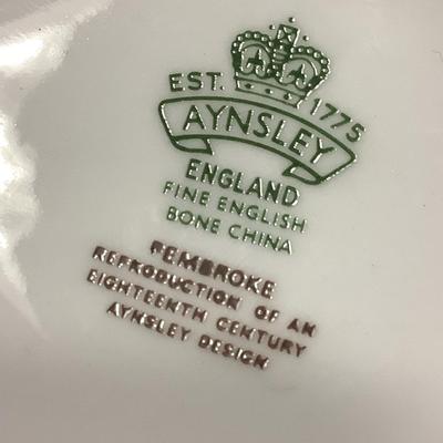 Aynsley England Pembroke Fine English Bone China Pagoda Pin Trinket Box with lid