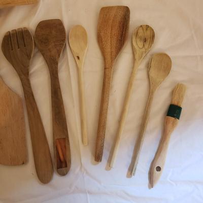 Calphalon, Green Pan, & More Wooden Utensils (K-KD)