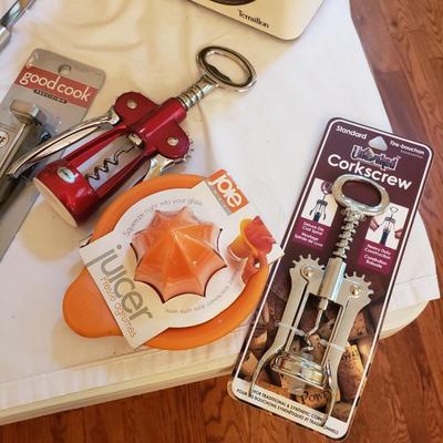 Le Creuset, Oneida, Terrapin & More Kitchen Utensils (K-KD)