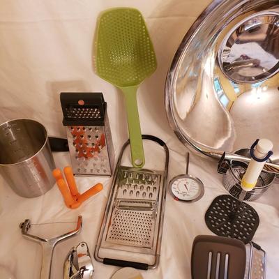 Le Creuset, Oneida, Terrapin & More Kitchen Utensils (K-KD)