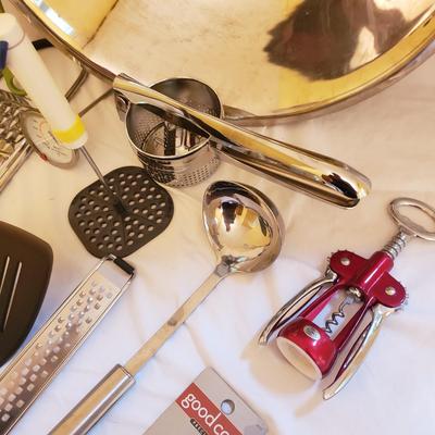 Le Creuset, Oneida, Terrapin & More Kitchen Utensils (K-KD)