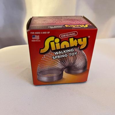 Yo Yoâ€™s, Brain Teasers & More Vintage Games (UO-mG)