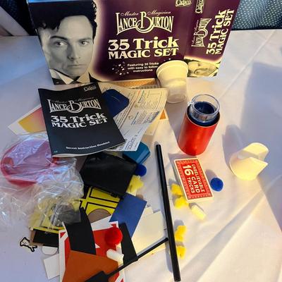 Yo Yoâ€™s, Brain Teasers & More Vintage Games (UO-mG)