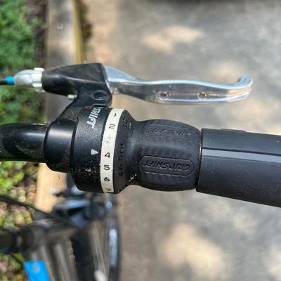 Shift 2 Womenâ€™s Trek 19â€ Bicycle & Helmet (G-MK)