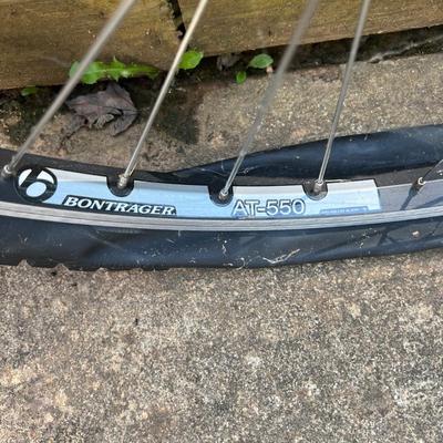 Shift 2 Womenâ€™s Trek 19â€ Bicycle & Helmet (G-MK)