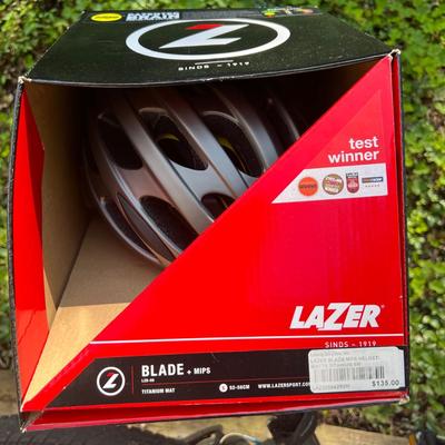 Shift 2 Womenâ€™s Trek 19â€ Bicycle & Helmet (G-MK)