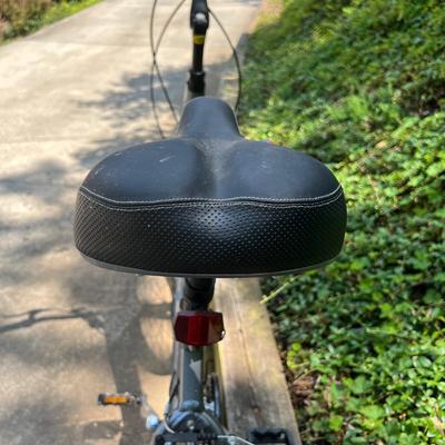 Shift 2 Womenâ€™s Trek 19â€ Bicycle & Helmet (G-MK)