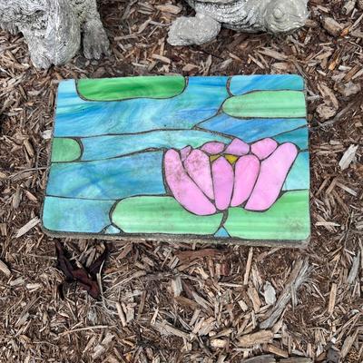 Lot Yard Lawn Art