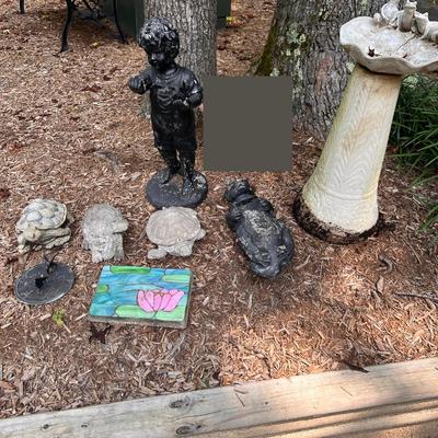 Lot Yard Lawn Art