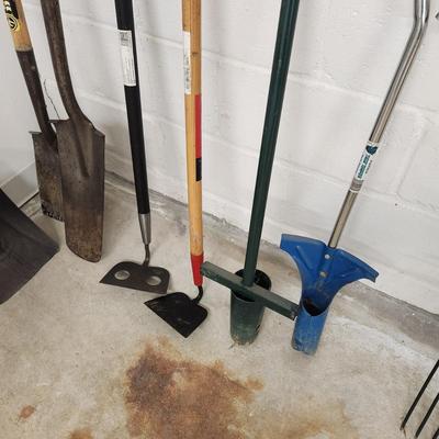 Lot of 7 Garden Yard Tools Shovels Hoes Bulb Hole Planter digger