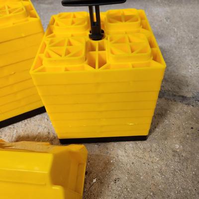 Camco FasTen RV Leveling Blocks  4 Chocks