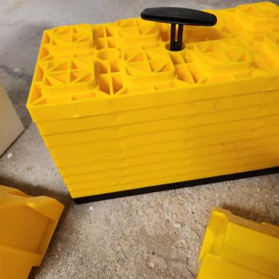 Camco FasTen RV Leveling Blocks  4 Chocks