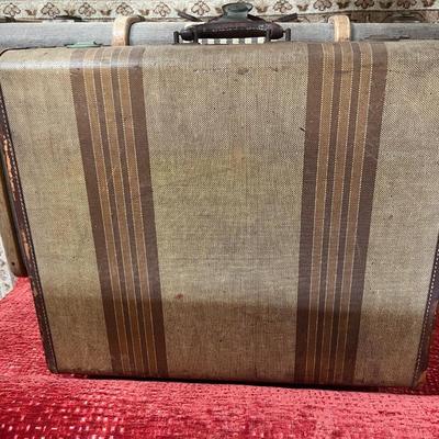 Vintage 1940â€™s Luggage Suitcase Leather Handle Trim Hardshell Striped Tweed SET of 3