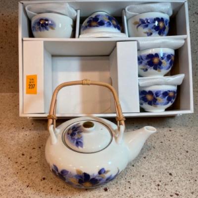 Beautiful tea set. New in box
