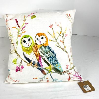 833 Betsey Olmsted Owl Pillows and Two Rooster Tea Towels