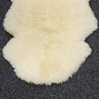 Bowren Sheepskin Rug