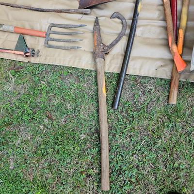 Outdoor Yard Tools & More  (OB5-JS)