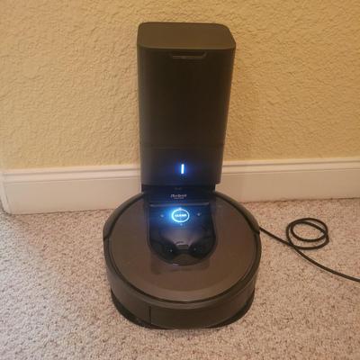 iRobot Roomba and Accessories (LR-DW)