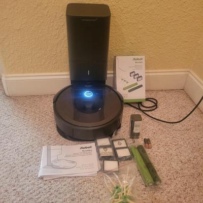 iRobot Roomba and Accessories (LR-DW)