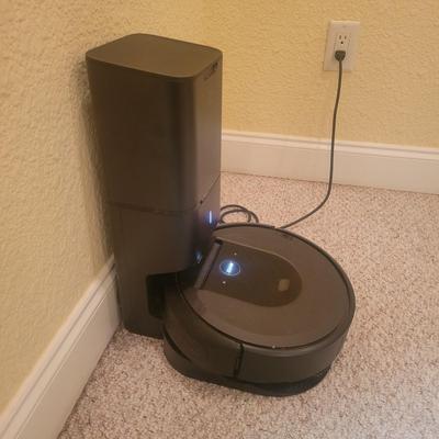 iRobot Roomba and Accessories (LR-DW)