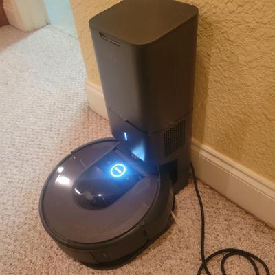 iRobot Roomba and Accessories (LR-DW)