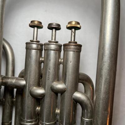 Wurlitzer â€˜Professionalâ€™ Vintage Alto Horn (UB-RG)