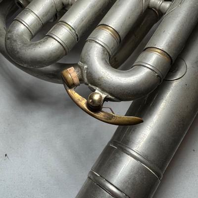 Wurlitzer â€˜Professionalâ€™ Vintage Alto Horn (UB-RG)