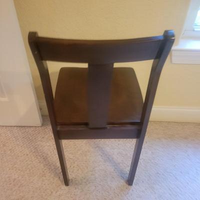 Pair of Chairs and Cushions (O-DW)