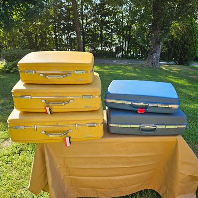 Vintage American Tourister & Samsonite Luggage  (OB2-JS)