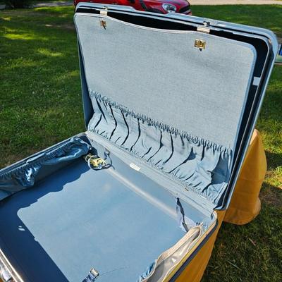 Vintage American Tourister & Samsonite Luggage  (OB2-JS)